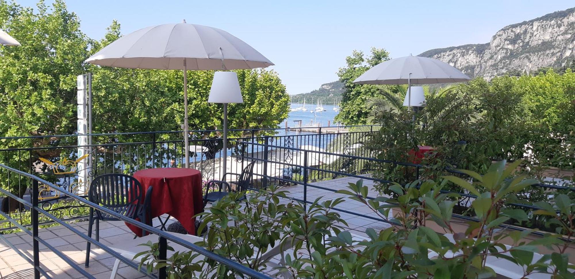 Hotel Tre Corone 加尔达 外观 照片